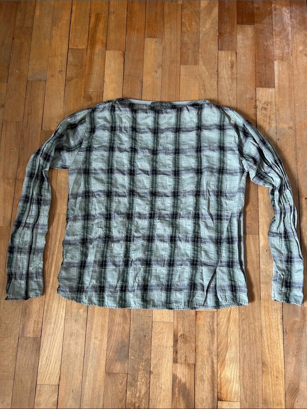 Cut Loose Long-Sleeve Green Plaid blouse